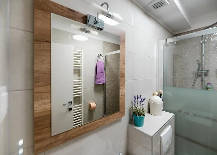 Kailani Luxury 3 Bedroom, 3 Bathroom With A Sunny Balcony * 扎达尔