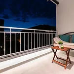 Kailani Luxury 3 Bedroom, 3 Bathroom With A Sunny Balcony Apartamento *