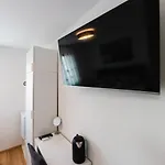 Kailani Luxury 3 Bedroom, 3 Bathroom With A Sunny Balcony *