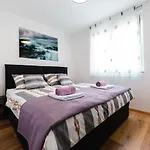 Kailani Luxury 3 Bedroom, 3 Bathroom With A Sunny Balcony Zadar