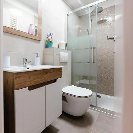 Apartment Kailani Luxury 3 Bedroom, 3 Bathroom With A Sunny Balcony Zadar