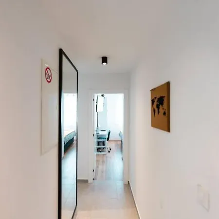Kailani Luxury 3 Bedroom, 3 Bathroom With A Sunny Balcony Apartment *