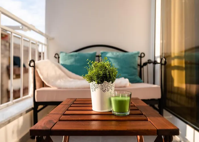 Kailani Luxury 3 Bedroom, 3 Bathroom With A Sunny Balcony