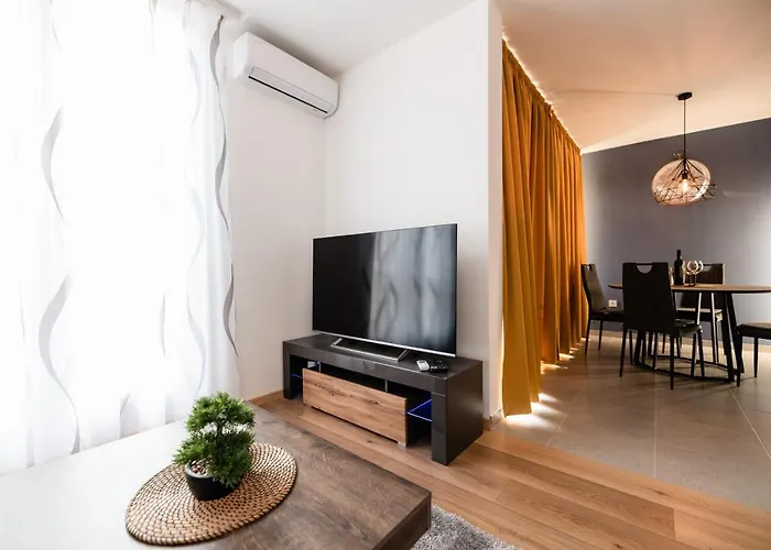 Apartment Kailani Luxury 3 Bedroom, 3 Bathroom With A Sunny Balcony Zadar