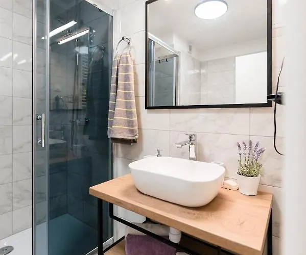 Kailani Luxury 3 Bedroom, 3 Bathroom With A Sunny Balcony Zadar