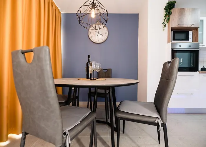 Kailani Luxury 3 Bedroom, 3 Bathroom With A Sunny Balcony Apartament *