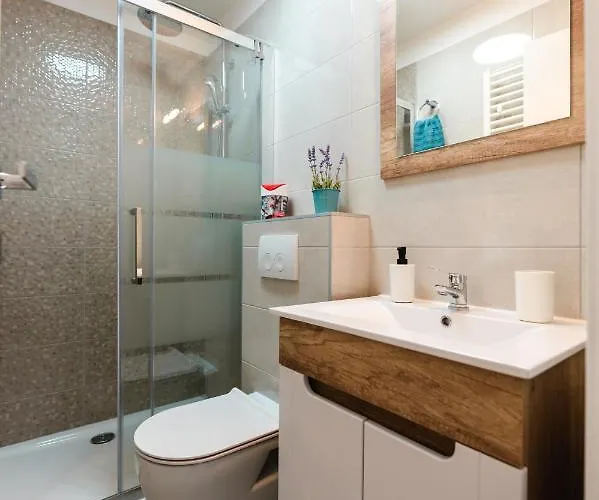 Apartment Kailani Luxury 3 Bedroom, 3 Bathroom With A Sunny Balcony Zadar