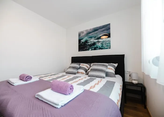 Apartment Kailani Luxury 3 Bedroom, 3 Bathroom With A Sunny Balcony